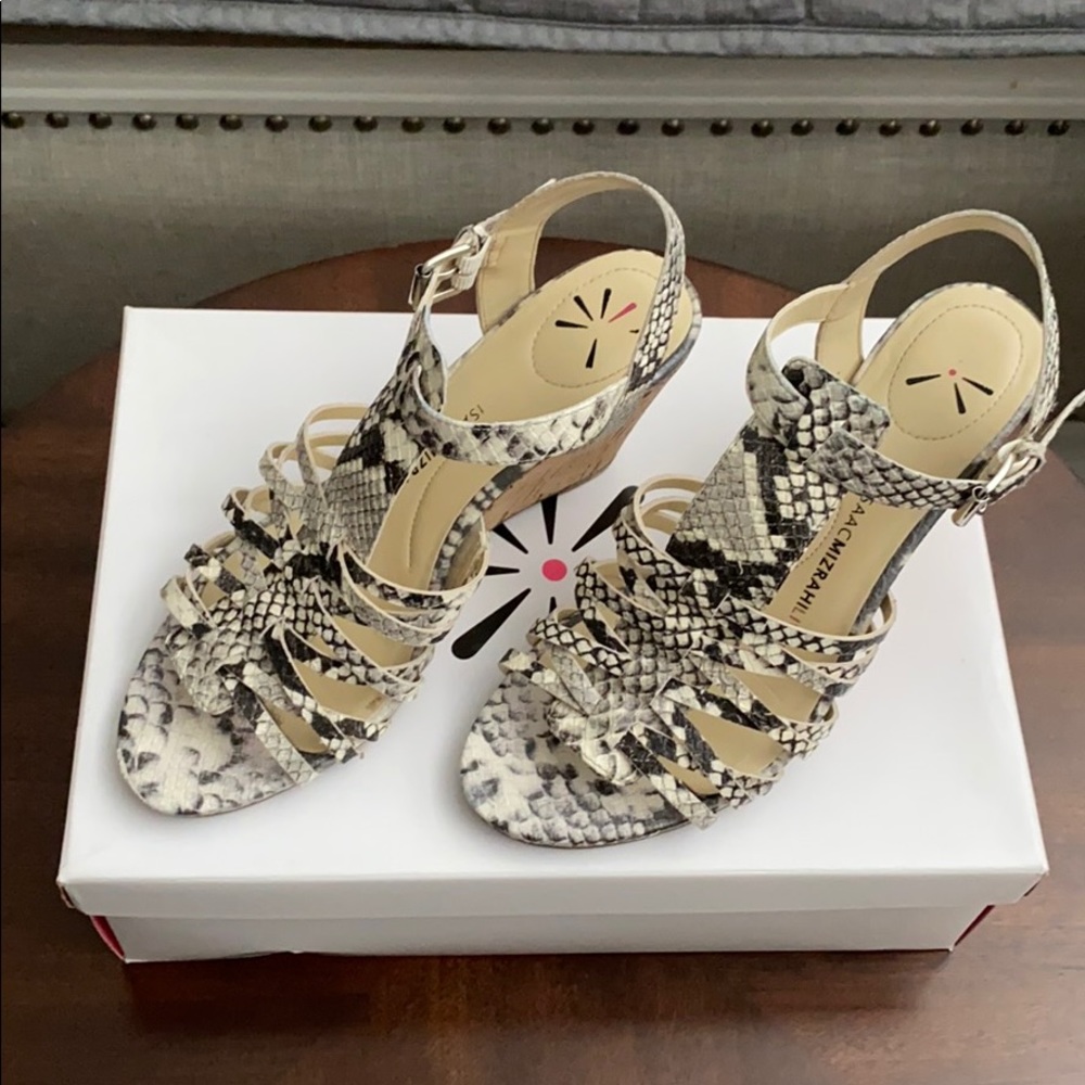 Isaac Mizrahi White-Multi Leather Wedge